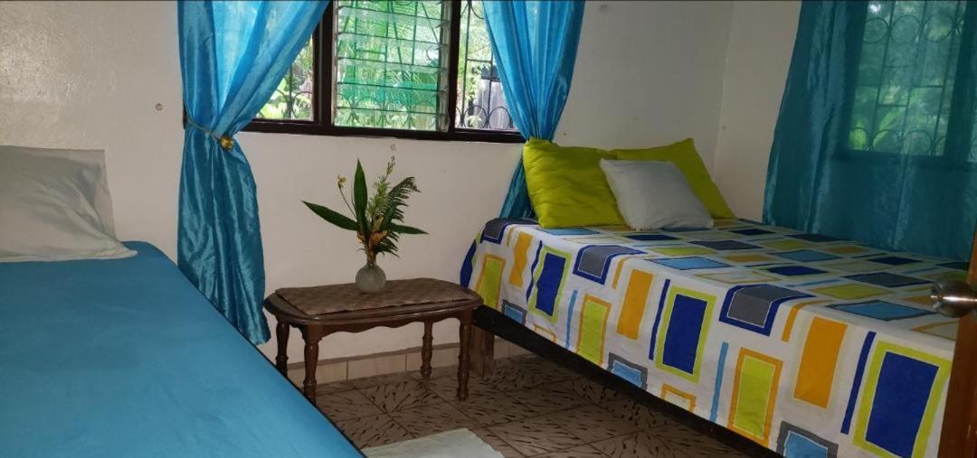 Hostal Cecilia Puerto Viejo de Talamanca Εξωτερικό φωτογραφία