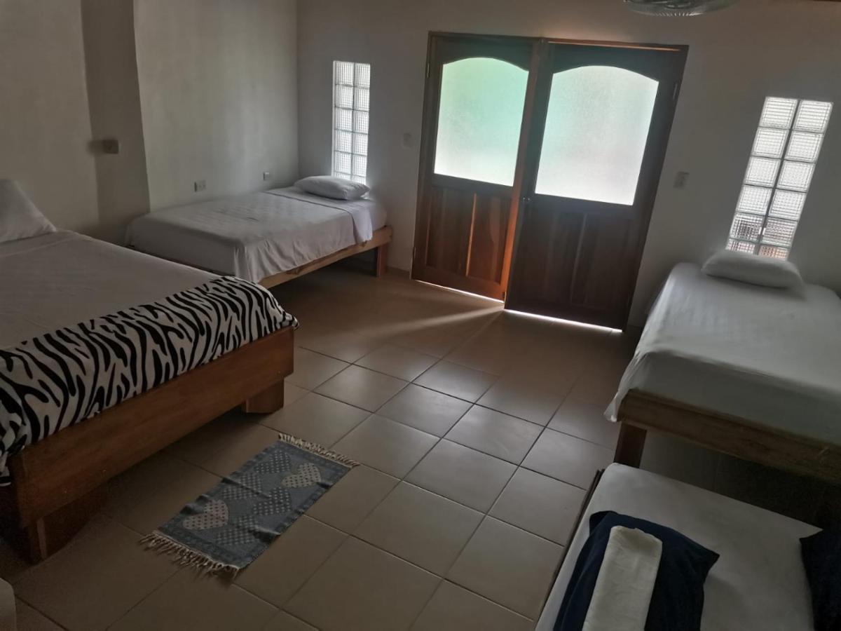 Hostal Cecilia Puerto Viejo de Talamanca Εξωτερικό φωτογραφία