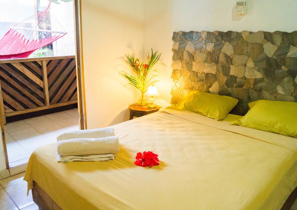 Hostal Cecilia Puerto Viejo de Talamanca Εξωτερικό φωτογραφία