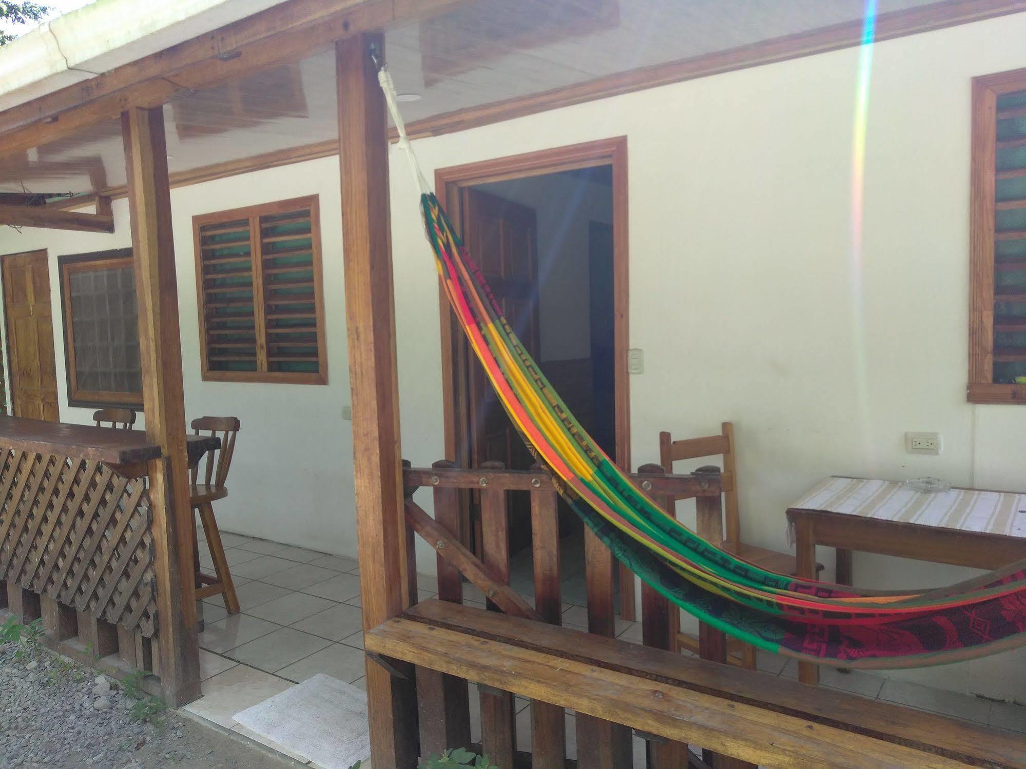 Hostal Cecilia Puerto Viejo de Talamanca Εξωτερικό φωτογραφία