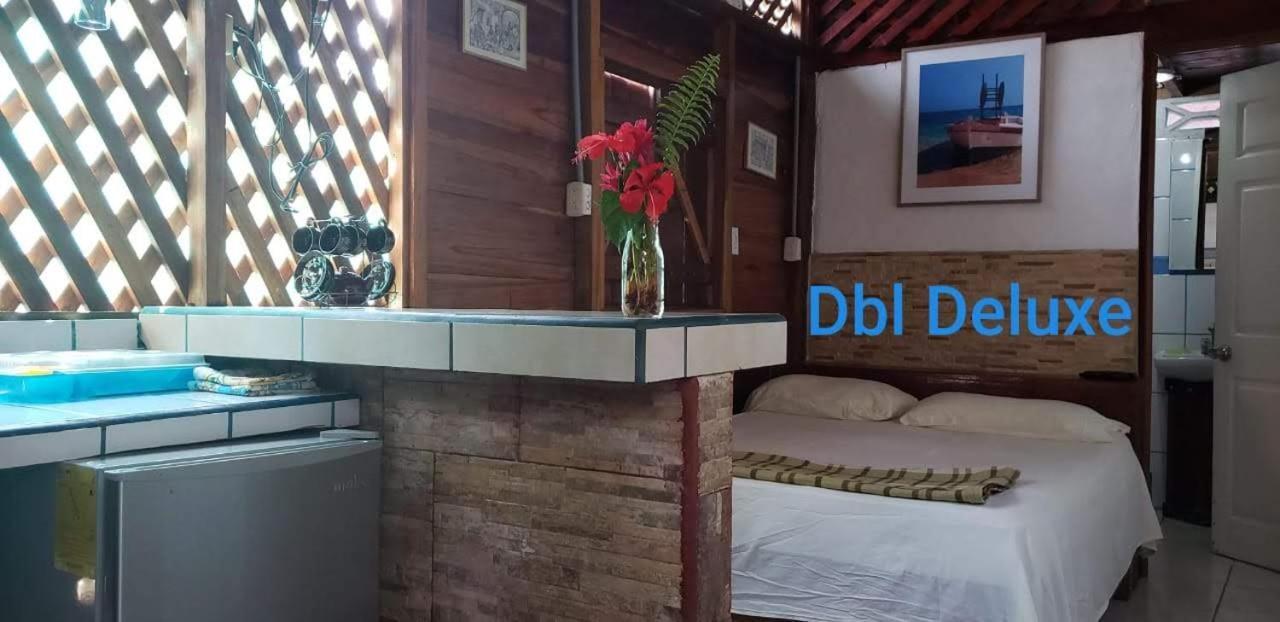 Hostal Cecilia Puerto Viejo de Talamanca Εξωτερικό φωτογραφία